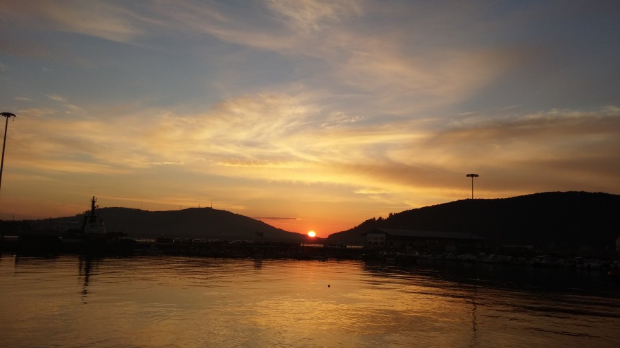 Puesta de sol en el puerto de Ferrol.