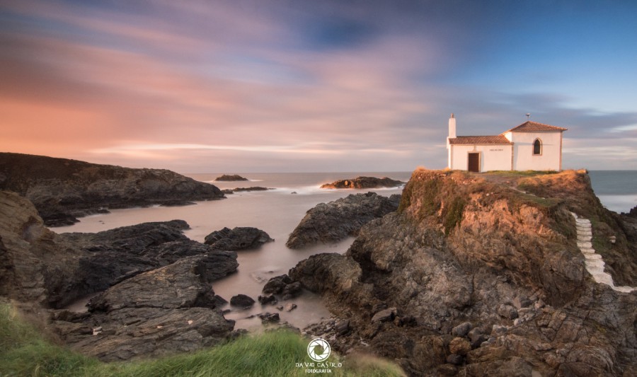 Ermita en Punta Frouxeira