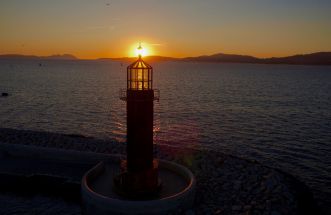 El sol como luz del faro Museo del Mar