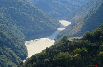 catamaran por el rio sil